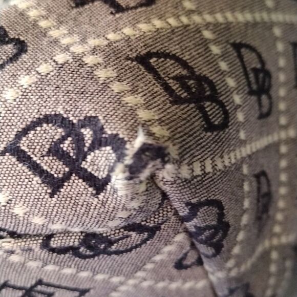 Dooney and Bourke large bag - Picture 13 of 14